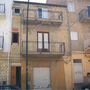 Town House for Sale in Favara