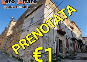 Town House в продажа для Grotte