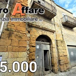 Gebäude / Palast zu Verkauf in Canicattì