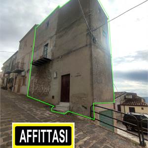 Casa singola In Affitto a Sutera