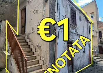 Town House for Sale in Campofranco