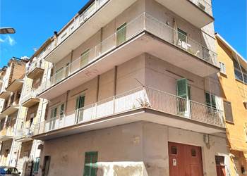 Einfamilienhaus zu Verkauf in Favara