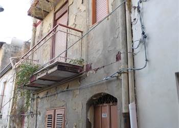 Einfamilienhaus zu Miete in Favara