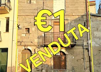 CASA SINGOLA A 1€ A CAMPOFRANCO (CL)