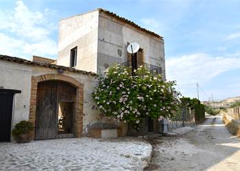VENDESI BAGLIO A 400M DAL MARE