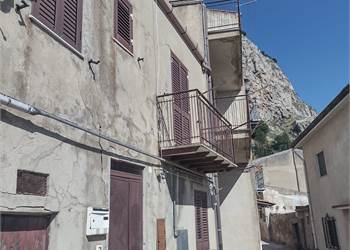 Maison (indépendente) Dans Vente à Sutera