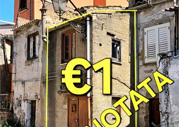 VENDESI CASA A 1€ AD ARAGONA