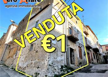 Casa singola a Grotte, Sicilia, a soli 1 euro! 
