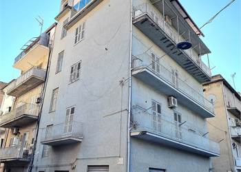 VENDESI STABILE 450 MQ TOTALI